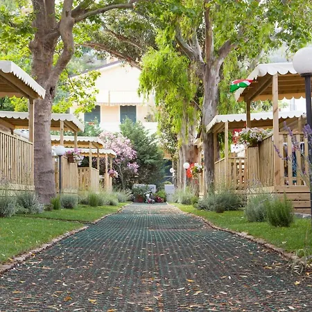 Delfino Кемпинг