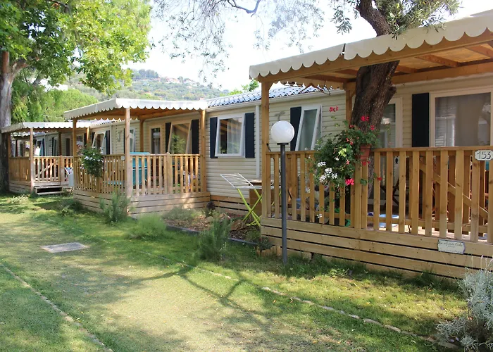 Delfino Parque de Campismo *