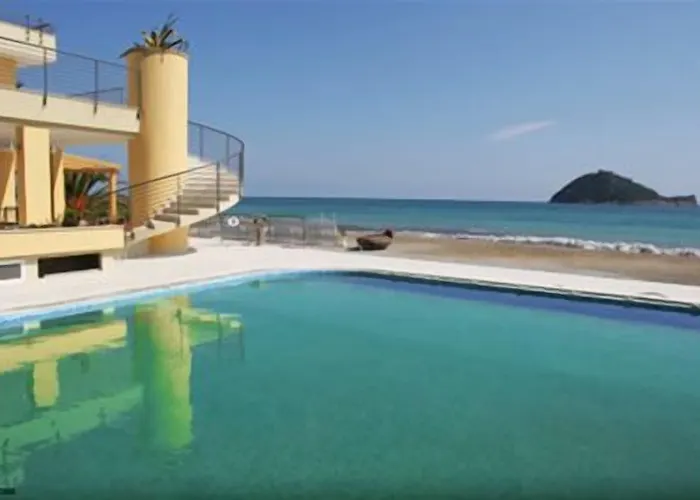 Delfino Parque de Campismo *