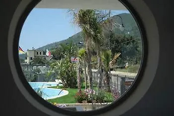 Delfino Parque de Campismo *